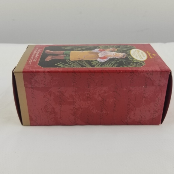 - The toymaker's gift hallmark ornament - Picture 11 of 12